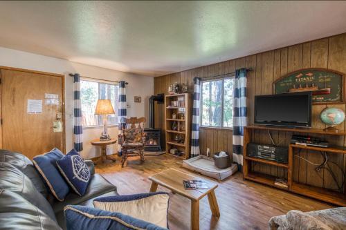 Spruce Grove Cabin Retreat