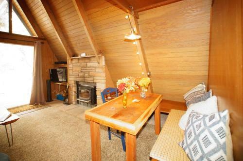 The Cozy Cubbyhole