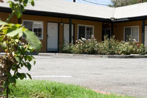 Hotel Covina Motel