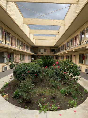 Hotel La Casa Inn