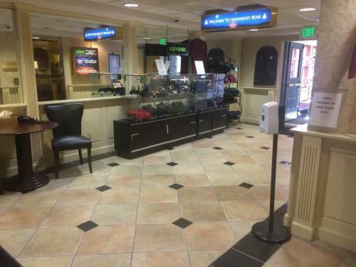 Hotel Midnight Rose & Mcgills Casinos