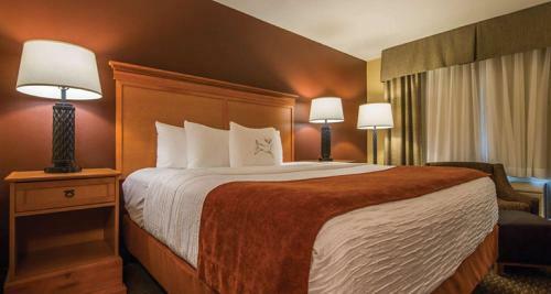 Best Western Plus Deer Park Hotel And Suites