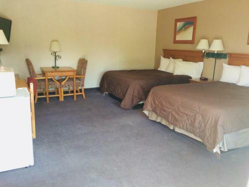 Redwood Arms Motel