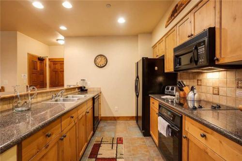 2103 Timberline Lodge, Trappeur's Crossing