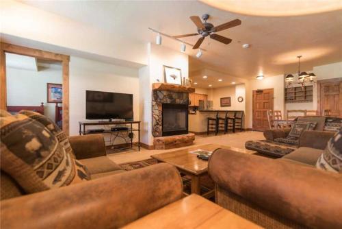 2107 Timberline Lodge, Trappeur's Crossing