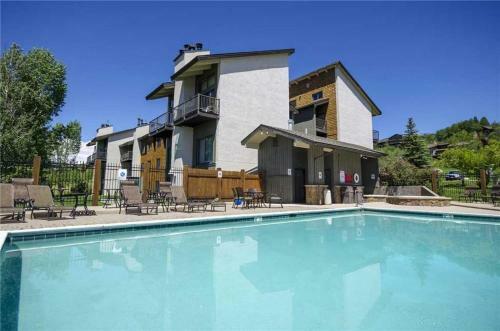 Rockies Condominiums - R2312