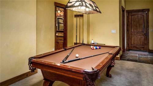 Brown Bear Chalet - 4br Luxury Mountain Home