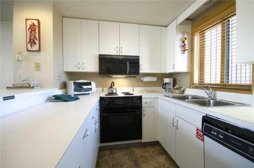 West Condominiums - W3532