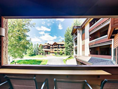 Apartamento 2800 Village Drive Condo Unit 1101