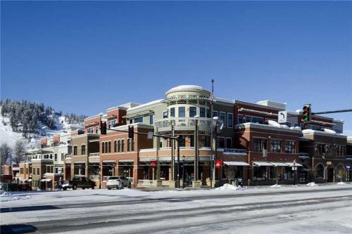 Howelsen Place - H305b