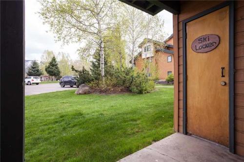 The Pines Condominiums - P103a