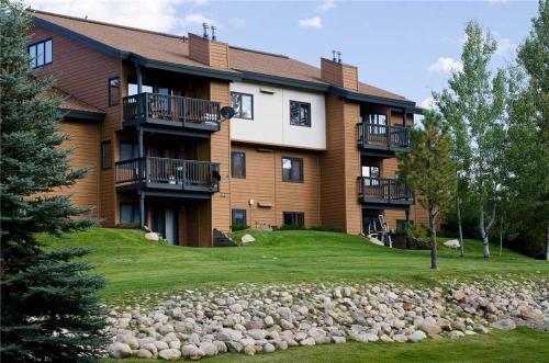 The Pines Condominiums - P103a
