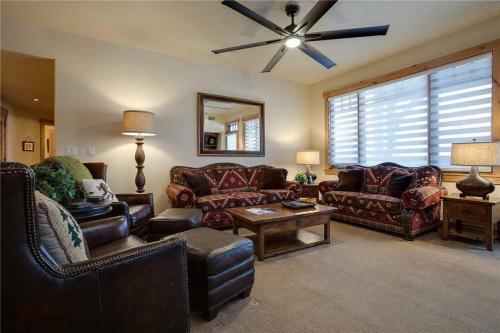 6209 Bear Lodge, Trappeur's Crossing