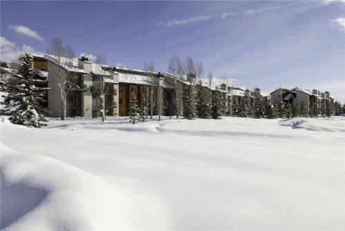 Rockies Condominiums - R2125