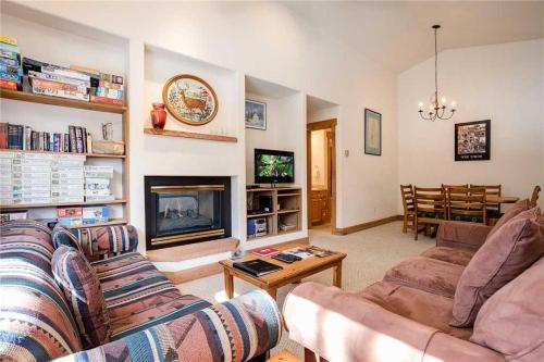 Saddle Creek Sc745