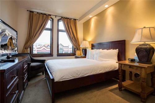 Howelsen Place - H208b