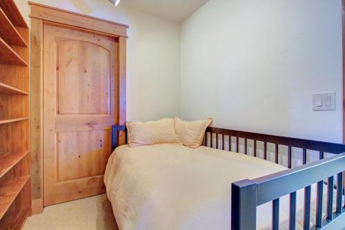 Upscale Majestic Valley Townhome