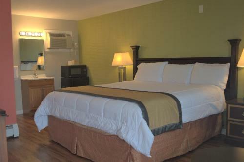 Carrier Motor Lodge