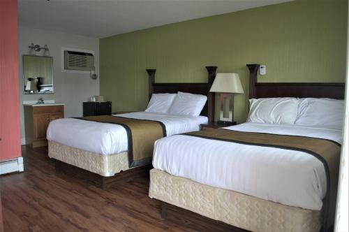 Carrier Motor Lodge
