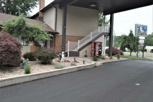 Carrier Motor Lodge