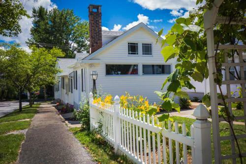 Bed & Breakfast Homestead Inn