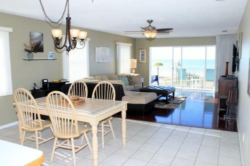 Sea Breeze 201 Apartment