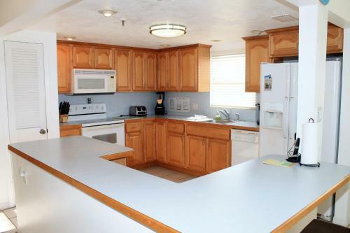 Sea Breeze 201 Apartment