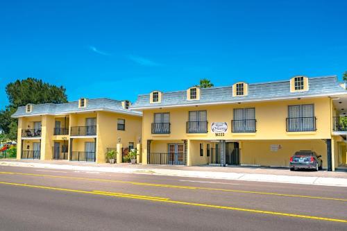 Royal Orleans 103, Studio, Heated Pool, Wifi, Sleeps 2