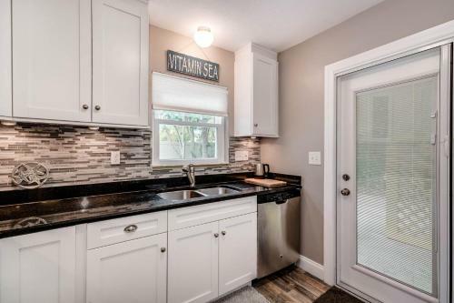 Madeira Beach H-210, 2 Bedrooms, Wifi, Pet Friendly, Sleeps 6