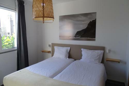 Albergue Madeira Surf Camp