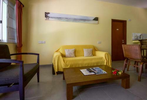 Surfers Beach Self Catering Chalets
