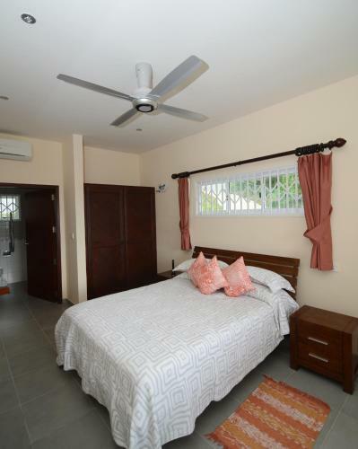 Surfers Beach Self Catering Chalets