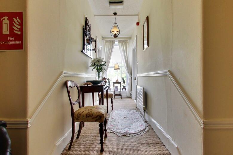 Hostal Robin Hill House