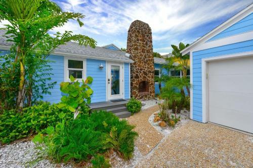Villa A House On Siesta Beach By Beachside Management