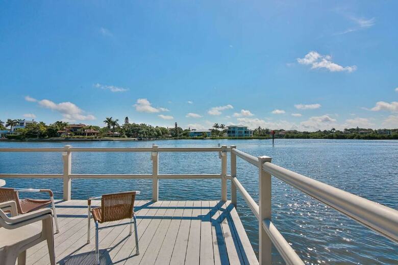 Bay Oaks Ground Floor