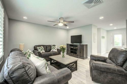 Gorgeous Renovated Moonmist With Courtyard