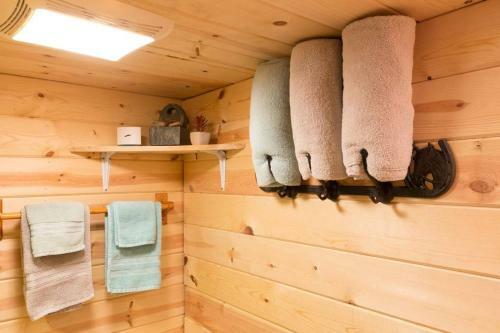 "tiny House" Bed N' Breakfast