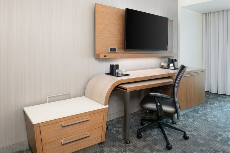 Hotel Courtyard By Marriott Atlanta Alpharetta/avalon Area