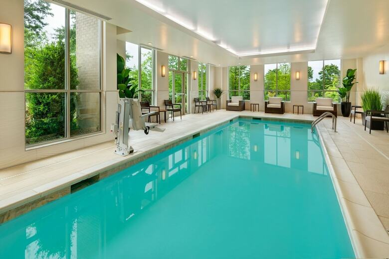 Hotel Courtyard By Marriott Atlanta Alpharetta/avalon Area