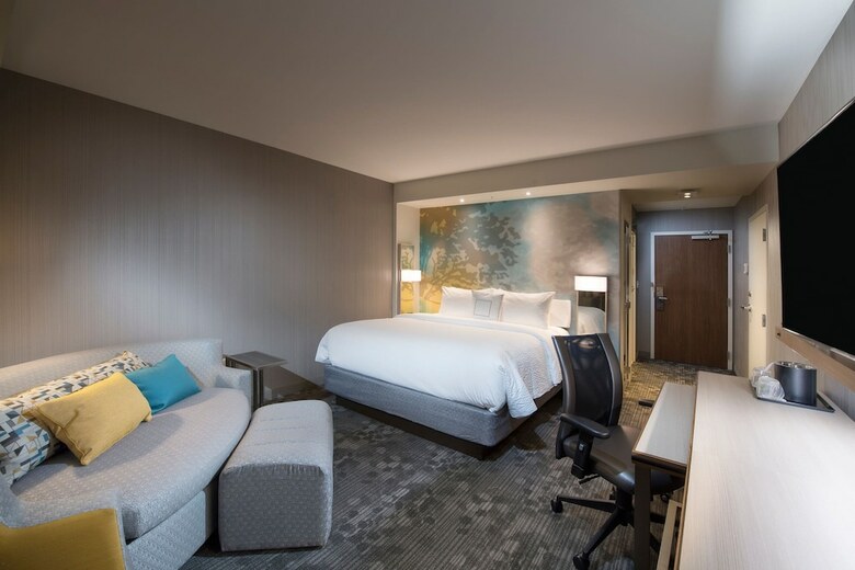 Hotel Courtyard By Marriott Atlanta Alpharetta/avalon Area