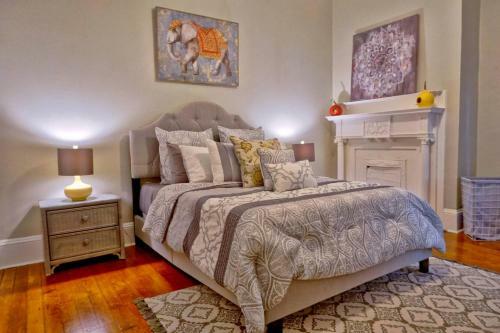 Beautiful 6 Bed, 5 Bath Historic Savannah Home