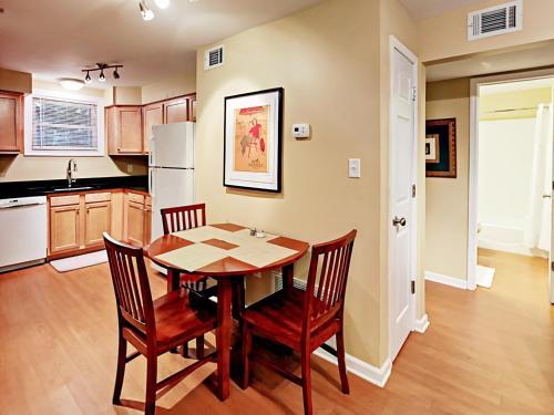 Apartamento Charming Duplex ? 2 Blocks To Forsyth Park Duplex