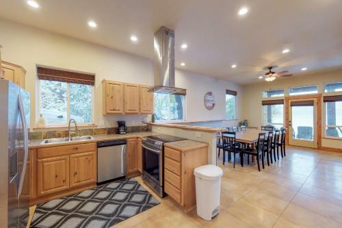 Kootenai Bay Retreat