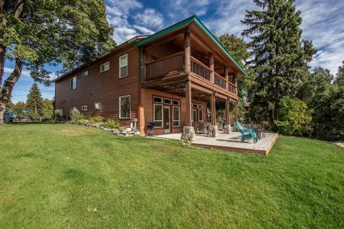 Kootenai Bay Retreat