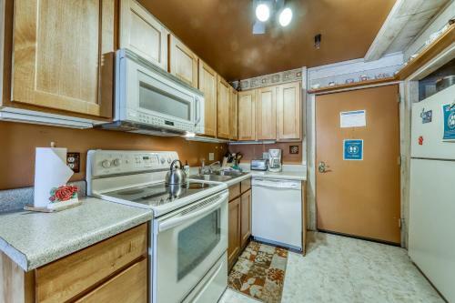 Elkhorn Studio Condo - The Clocktower