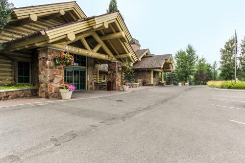 Legends - Simply Perfect Elkhorn Retreat