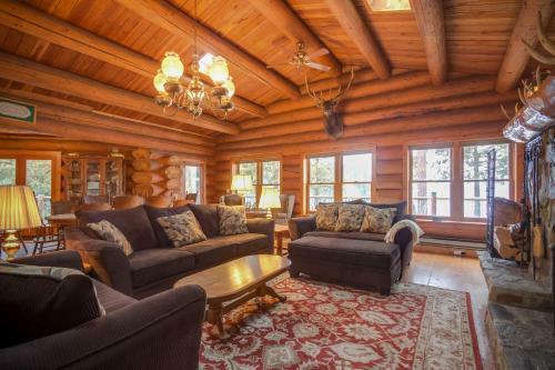 Hayden Lake Luxury
