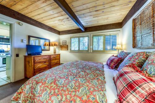 New Villager Retreat With Baldy Views