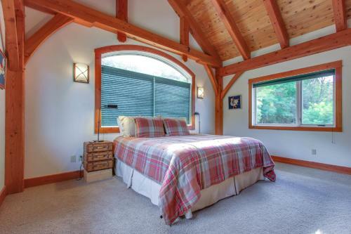 Bottle Bay Lakefront Lodge