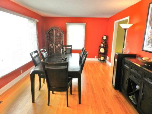Beautiful 6 Bedroom Home Half A Mile From Campus
